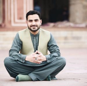 Meet your Posher, Junaid